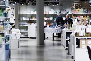 Framtidstron i butikshandeln fast på låga nivåer